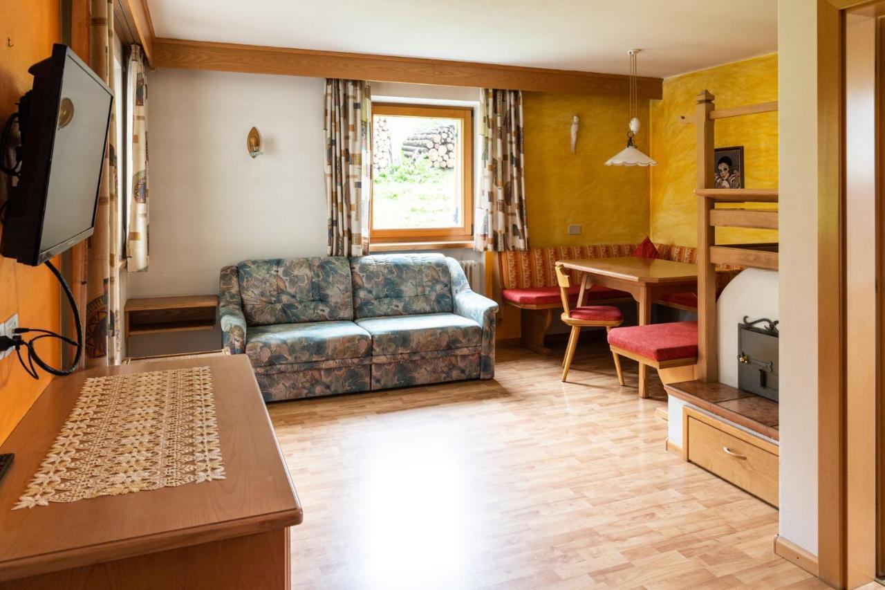 Bed and Breakfast Garni Juri Ла Вилла Экстерьер фото