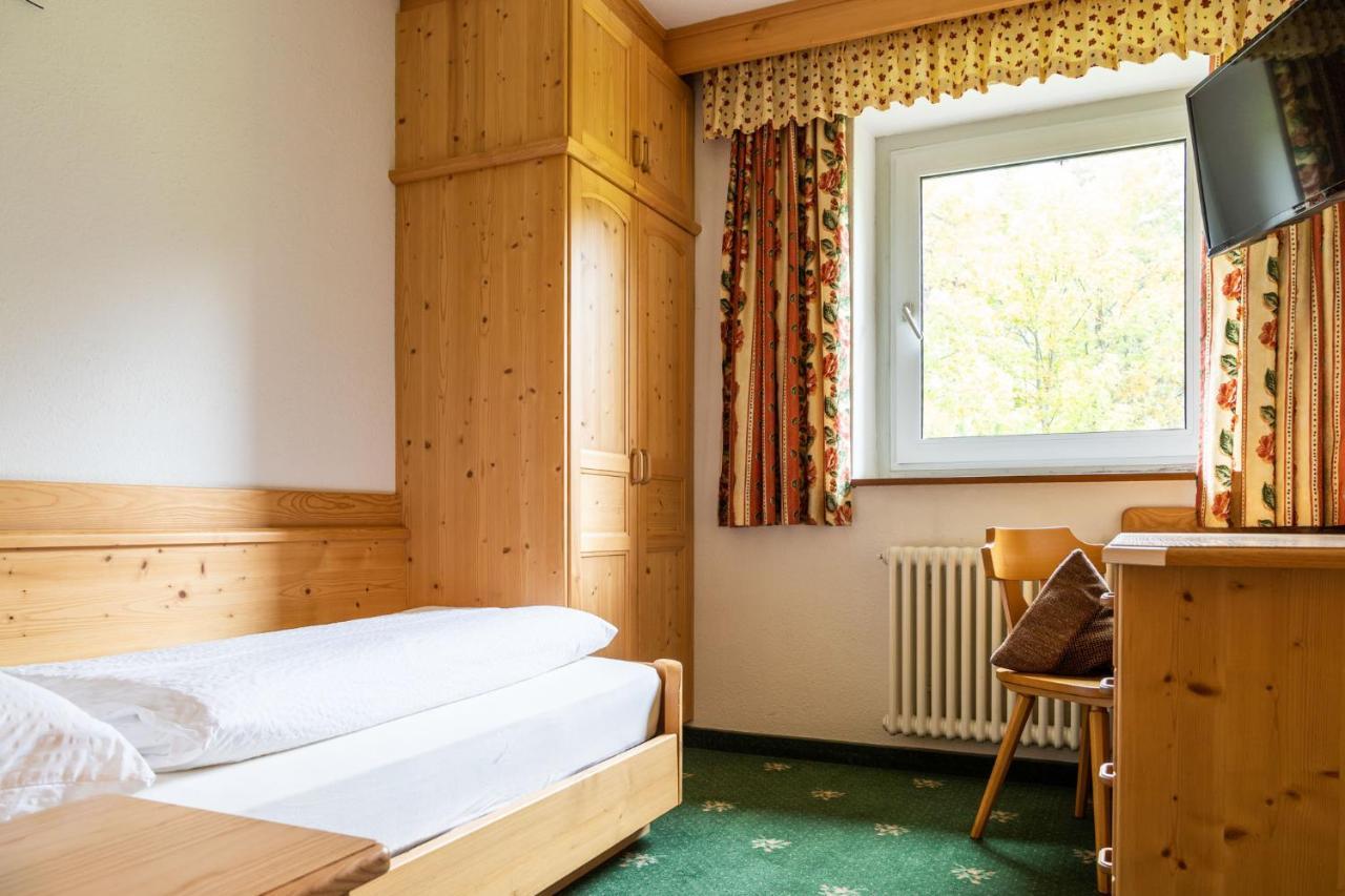 Bed and Breakfast Garni Juri Ла Вилла Экстерьер фото